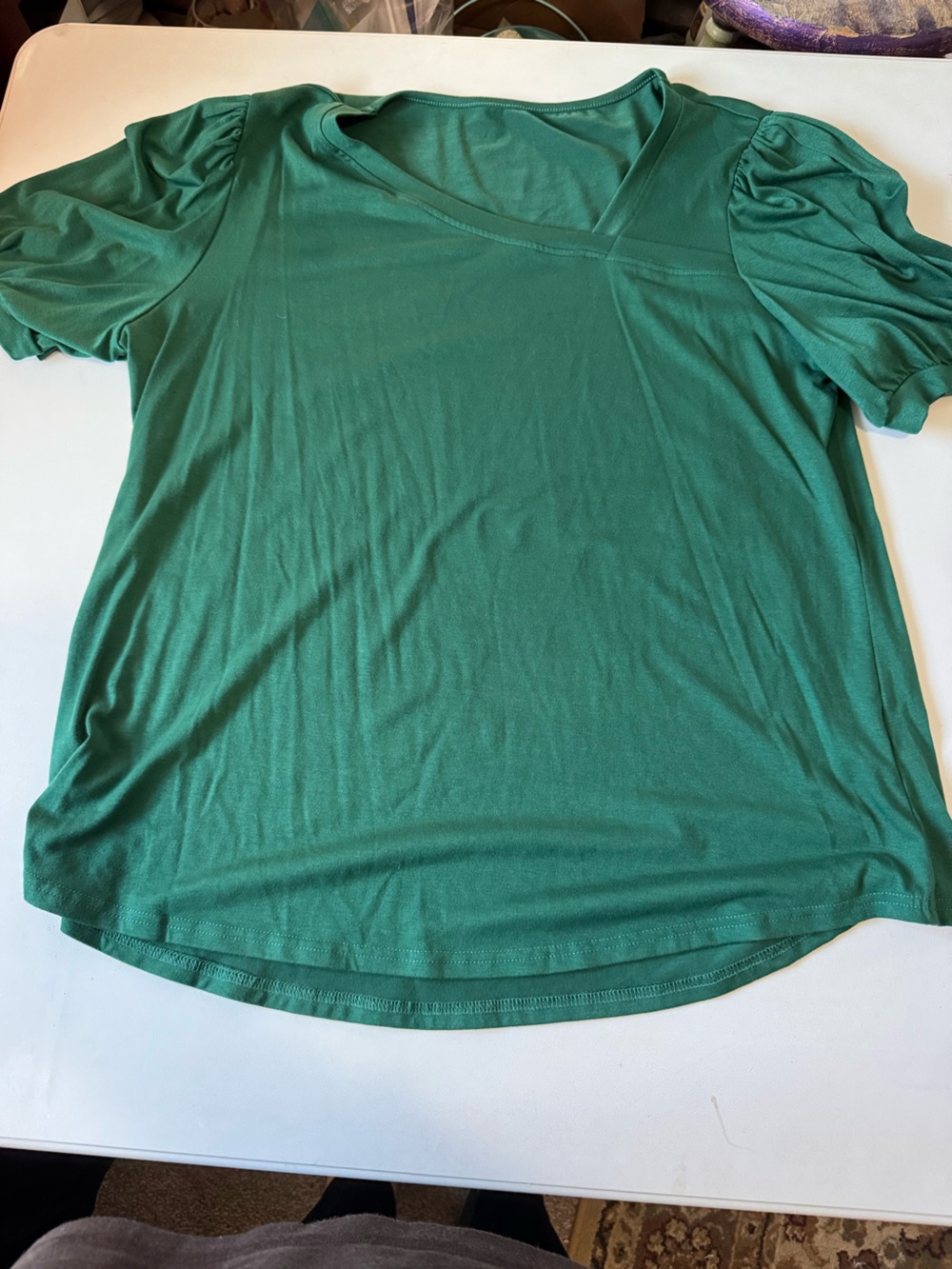 Everyday V-Neck Puff Sleeve Top in Emerald Green